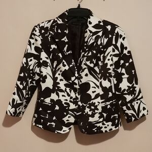 Lafayette 148 jacket size 4